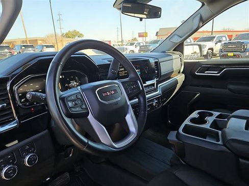 Used 2025 GMC Sierra 1500 Elevation image 13