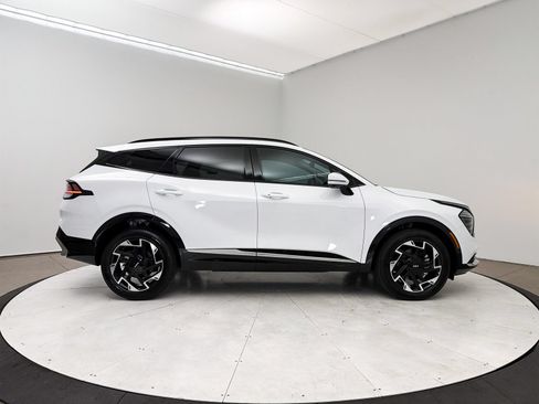 Certified 2025 Kia Sportage SX AWD/4WD image 33