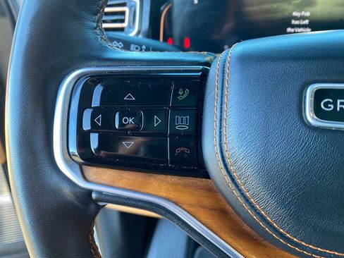Used 2023 Jeep Grand Wagoneer Series III AWD/4WD image 46