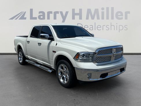 Used 2018 RAM 1500 Laramie w/ Convenience Group AWD/4WD image 7