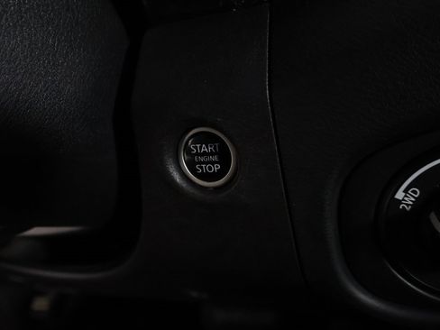 Used 2022 Nissan Frontier PRO-4X image 38