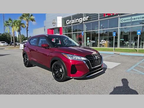 Used 2021 Nissan Kicks SV FWD image 18