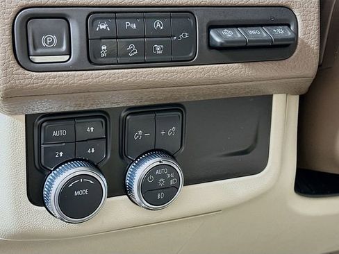 Certified 2022 GMC Yukon XL Denali image 11