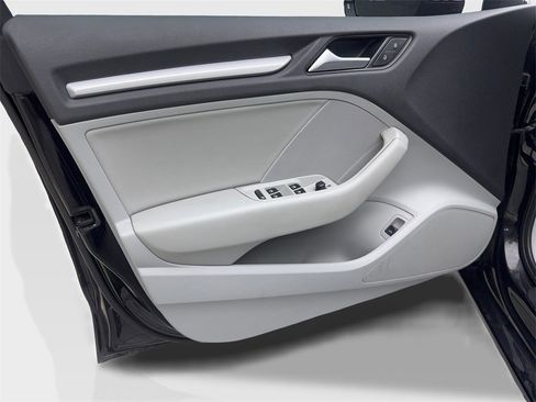 Used 2015 Audi A3 1.8T Premium image 31