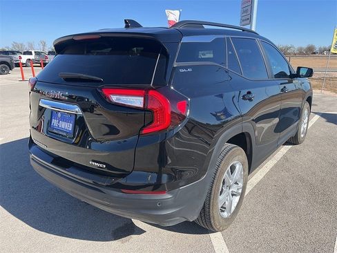 Used 2023 GMC Terrain SLE w/ Driver Convenience Package image 5