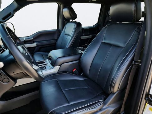 Used 2019 Ford F150 Lariat w/ Equipment Group 502A Luxury AWD/4WD image 18