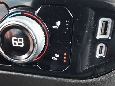 Used 2026 Chevrolet Silverado 1500 RST AWD/4WD image 15