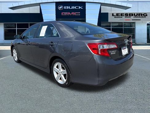 Used 2012 Toyota Camry SE w/ Leather Pkg FWD image 5