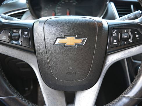 Used 2018 Chevrolet Trax LT w/ LT Convenience Package FWD image 20