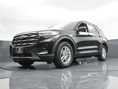 New 2025 Ford Explorer Active w/ Active Comfort Package image 12