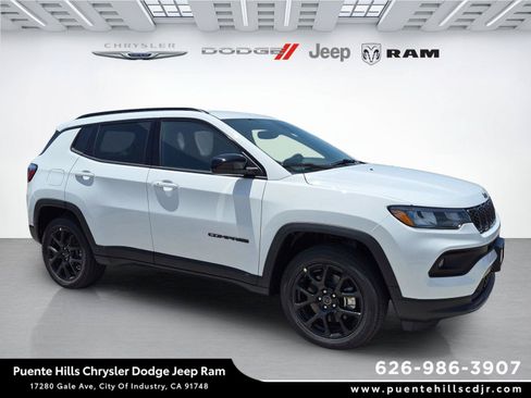 Used 2026 Jeep Compass Latitude AWD/4WD image 1