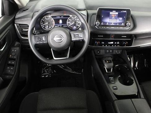 Certified 2024 Nissan Rogue SV FWD image 7