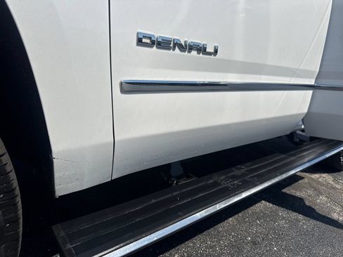Used 2020 GMC Yukon Denali w/ Denali Ultimate Package AWD/4WD image 28