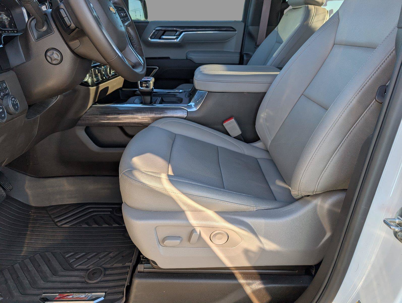 Used 2024 Chevrolet Silverado 1500 LTZ w/ LTZ Convenience Package II AWD/4WD image 14
