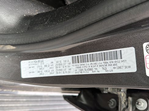 Used 2020 RAM 1500 Laramie AWD/4WD image 36