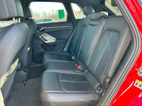 Used 2020 Audi Q3 2.0T Premium image 16