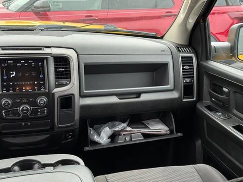 Used 2019 RAM 1500 Express w/ Wheel & Sound Group AWD/4WD image 28