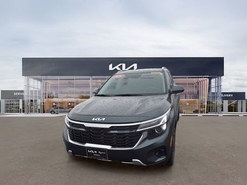 New 2026 Kia Seltos S FWD image 8