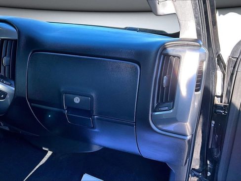 Used 2018 Chevrolet Silverado 1500 LT w/ All Star Edition image 27