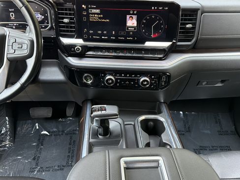 Used 2022 GMC Sierra 1500 SLT w/ SLT Convenience Package AWD/4WD image 24