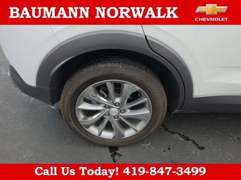 Used 2022 Buick Encore GX Essence w/ Experience Buick Package AWD/4WD image 23