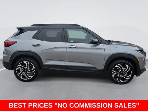 Used 2024 Chevrolet TrailBlazer RS w/ Convenience Package AWD/4WD image 2