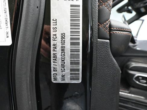 Used 2021 Jeep Grand Cherokee L Summit w/ Luxury Tech Group V image 63