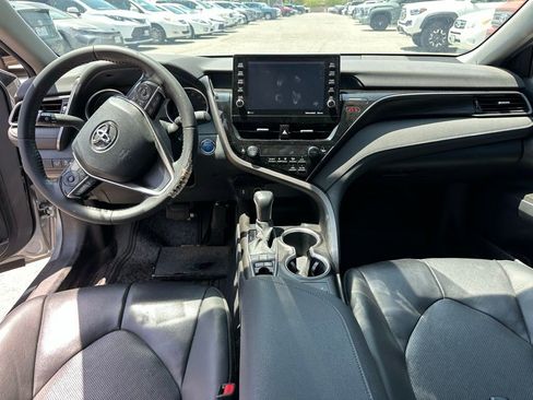 Used 2021 Toyota Camry XLE FWD image 8