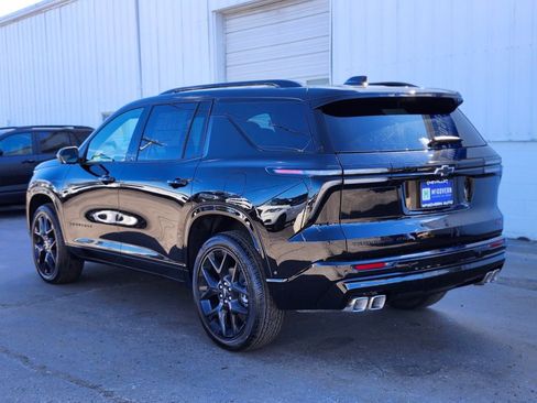 New 2026 Chevrolet Traverse RS w/ LPO, Floor Liner Package image 3