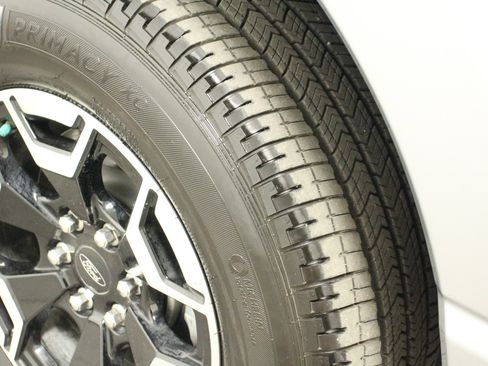 Used 2023 Ford F150 Lightning XLT image 10