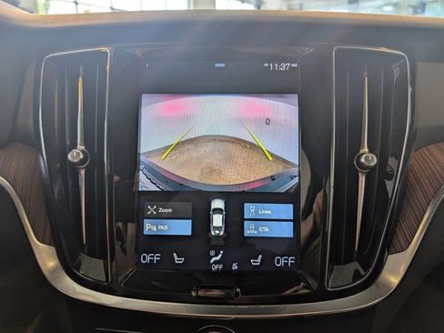 Used 2022 Volvo S60 B5 Inscription image 21