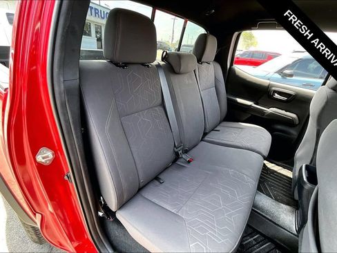Used 2019 Toyota Tacoma TRD Off-Road AWD/4WD image 24