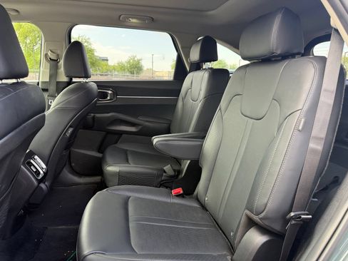 Used 2025 Kia Sorento EX w/ EX Panoramic Sunroof Package AWD/4WD image 9