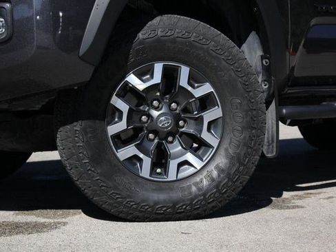 Used 2022 Toyota Tacoma 4x4 Double Cab image 3