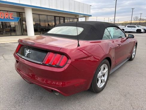 Used 2015 Ford Mustang Convertible image 4