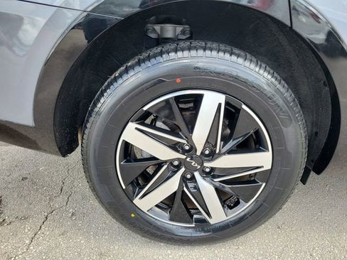 Used 2022 Kia Sorento S w/ Panoramic Sunroof Package image 7