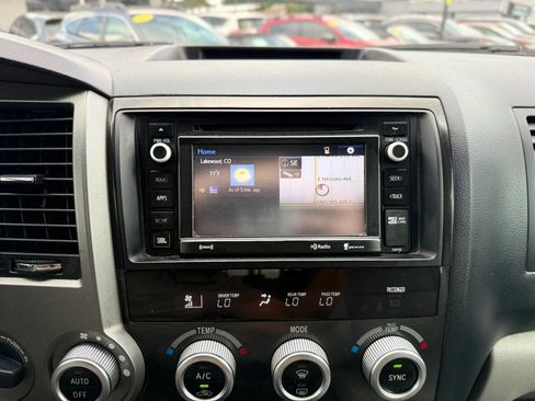 Used 2017 Toyota Sequoia Platinum AWD/4WD image 39