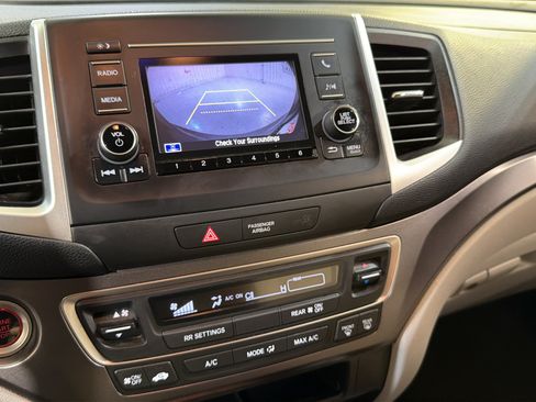 Used 2020 Honda Pilot LX image 16