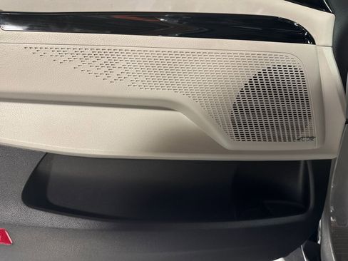 Certified 2024 Kia Carnival SX Prestige image 25