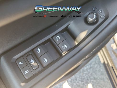 New 2025 Jeep Grand Cherokee Laredo X image 15