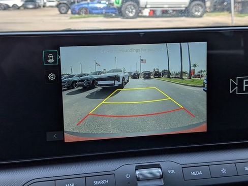 New 2025 Kia K4 FWD image 21