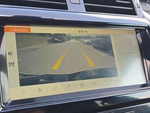 Used 2019 Land Rover Discovery HSE AWD/4WD image 13
