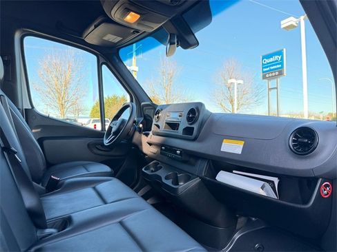 Used 2020 Mercedes-Benz Sprinter 2500 image 36