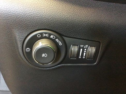 New 2026 Jeep Compass Latitude AWD/4WD image 16
