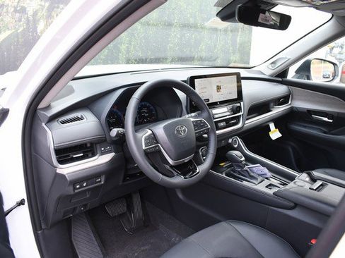 New 2026 Toyota Grand Highlander AWD image 6