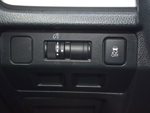 Used 2017 Subaru Forester 2.5i Premium w/ All-Weather Package AWD/4WD image 18