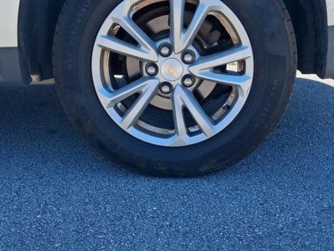 Used 2017 Chevrolet Equinox LT w/ Convenience Package image 19