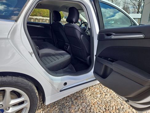 Used 2015 Ford Fusion SE image 19