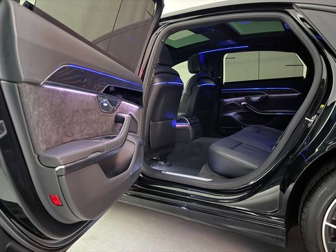 Used 2020 Audi A8 L 4.0T w/ Executive Package image 21