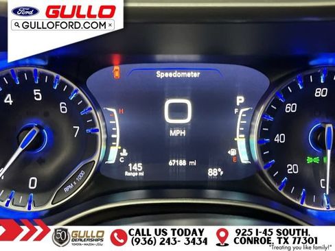 Used 2023 Chrysler Pacifica Touring-L FWD image 24